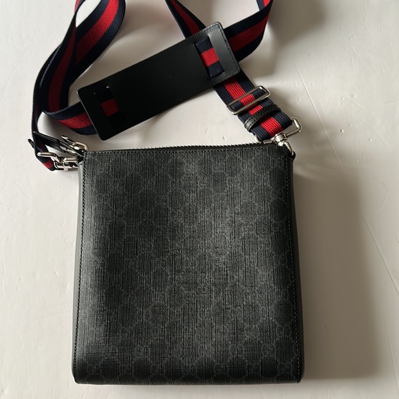 ❌(SOLD)❌NWT-AUTHENTIC UNISEX MESSENGER LEATHER BAG GUCCI, MADE IN ITALY. - Picture 17 of 17